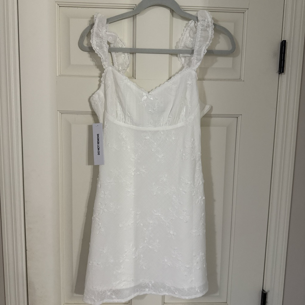 Elegant White Lace Nightgown